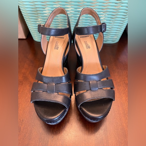 Clarks Zia Noble Women’s Open Toe Ankle Strap Wedge
Sandals - Picture 5 of 9